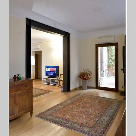C-rooms, Residenza Correggio
